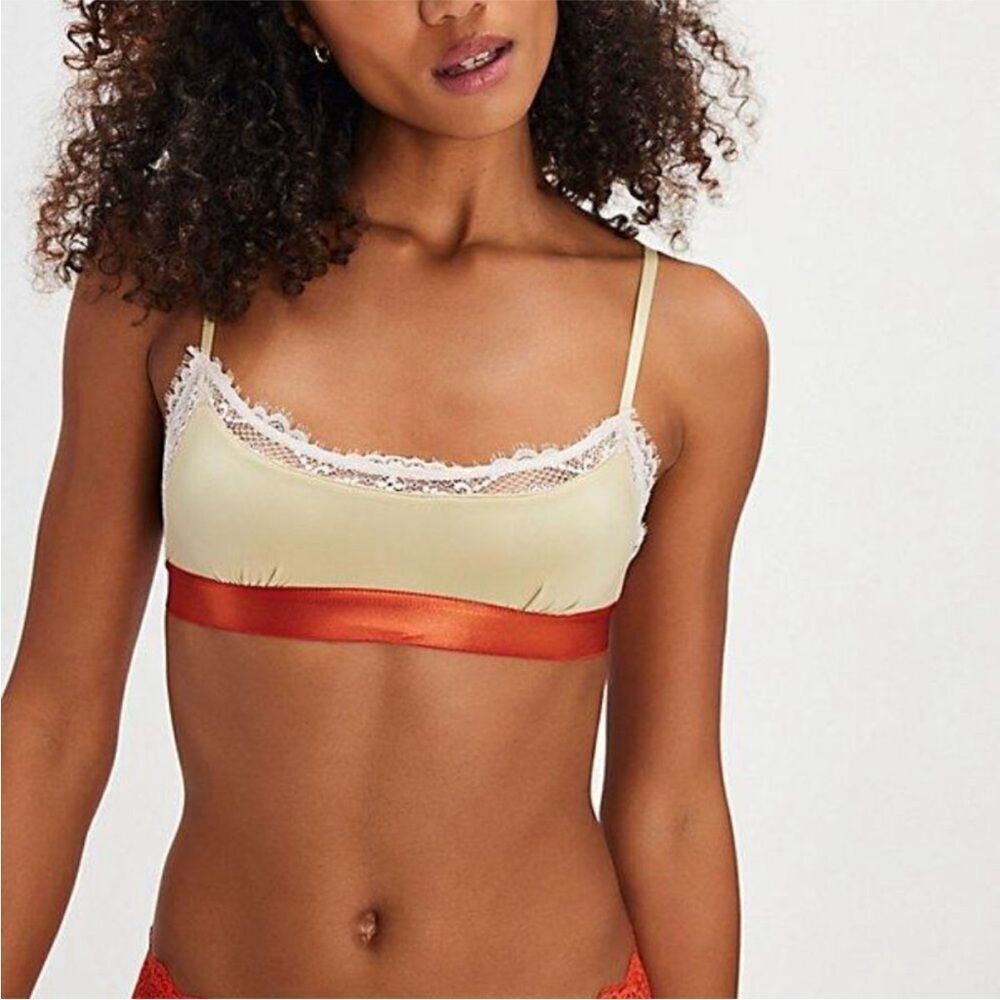 Free People Intimately In Time Green
Scoop Bralette